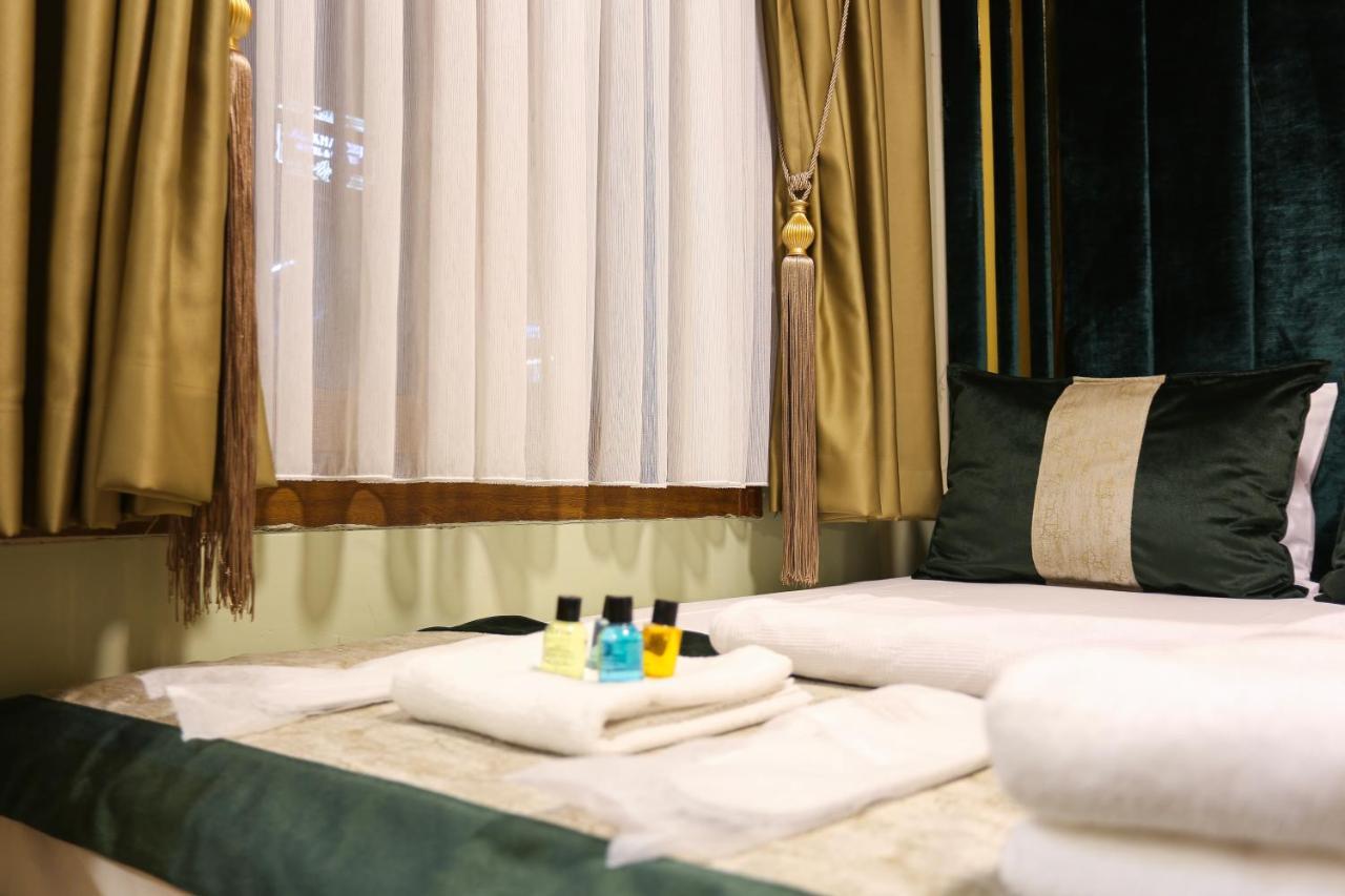 Aparthotel White Moon Hotel Suites *