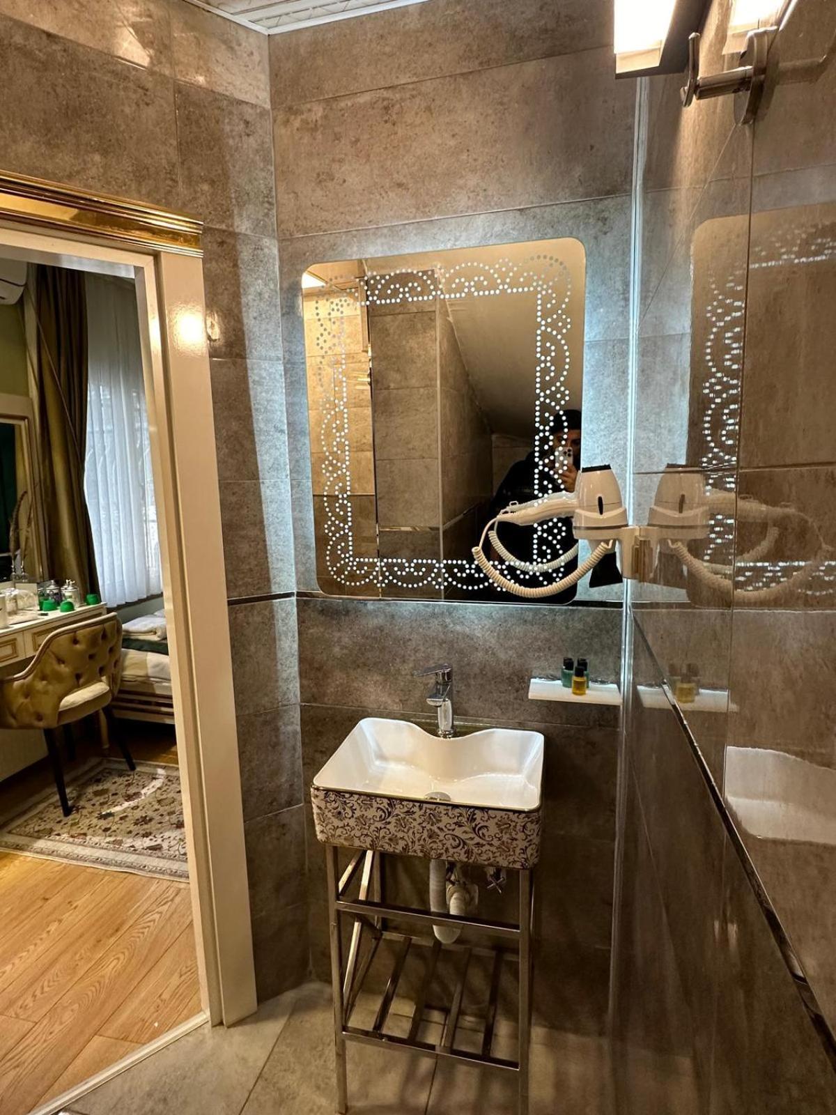 Aparthotel White Moon Hotel Suites *